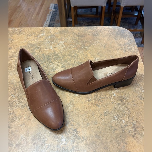 Bella Vita Ohara Loafers - Picture 1 of 14